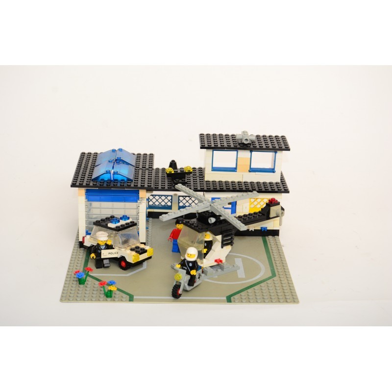 Lego Politiebureau uit 1983, met instructies zonder doos (6384)
