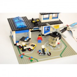 Lego Politiebureau uit 1983, met instructies zonder doos (6384)