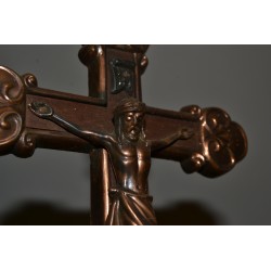 Kandelaars met crucifix