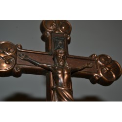 Kandelaars met crucifix