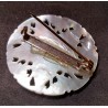 Vintage witte broche, gesneden parelmoer stervorm