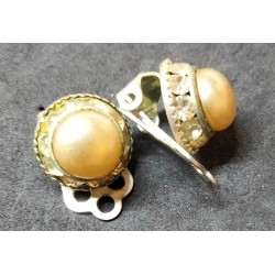 Vintage ronde clip on oorbellen met faux pearl