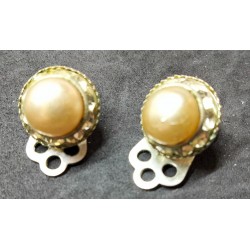 Vintage ronde clip on oorbellen met faux pearl