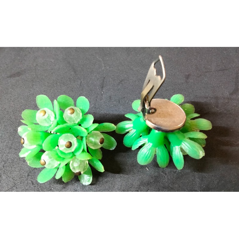 Vintage groene clip on oorbel