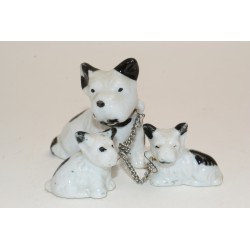 Beeldjes Hond Terrier met puppys