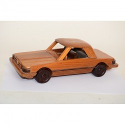 Handgemaakte houten auto